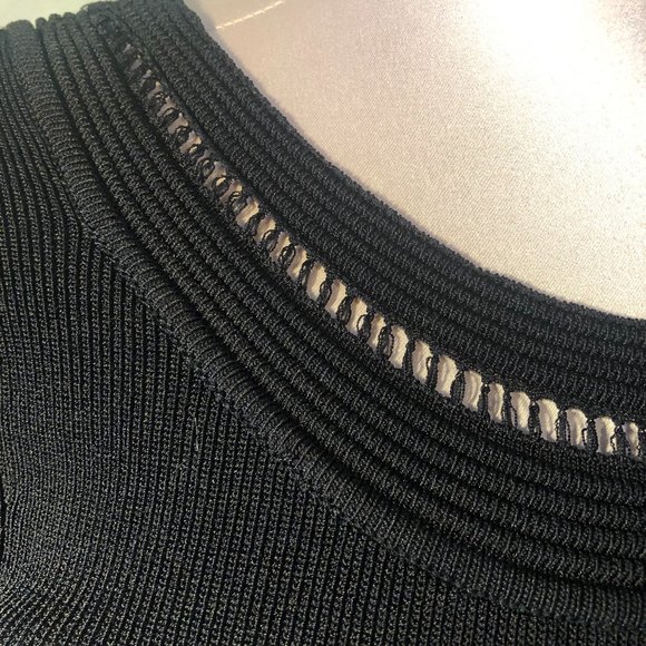 Feminine black dress - Picture 7 of 8